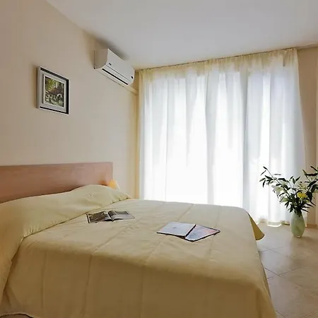 Emberli 3* لوزينيتس