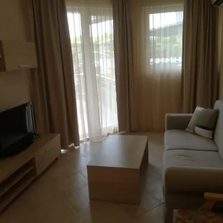 Emberli 3* لوزينيتس