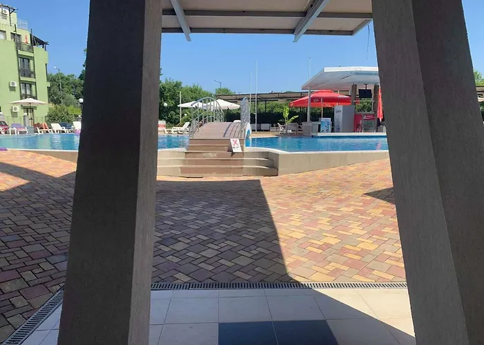 Emberli Aparthotel 3*